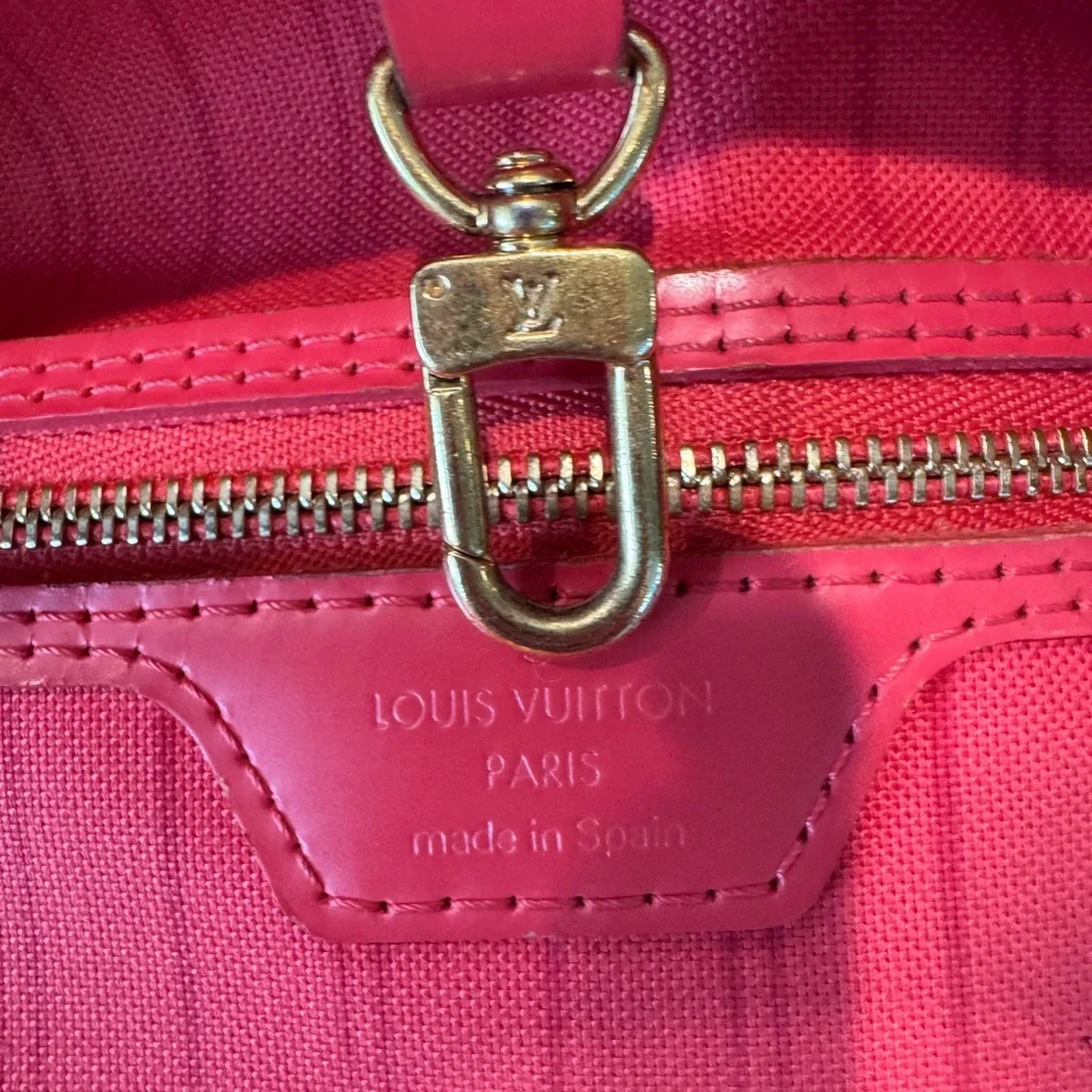 Authentic & Limited Edition Louis Vuitton Neverfull Totem Neo MM bag